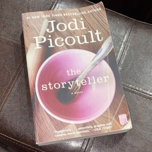 Jodi Picoult 'The Storyteller' Novel